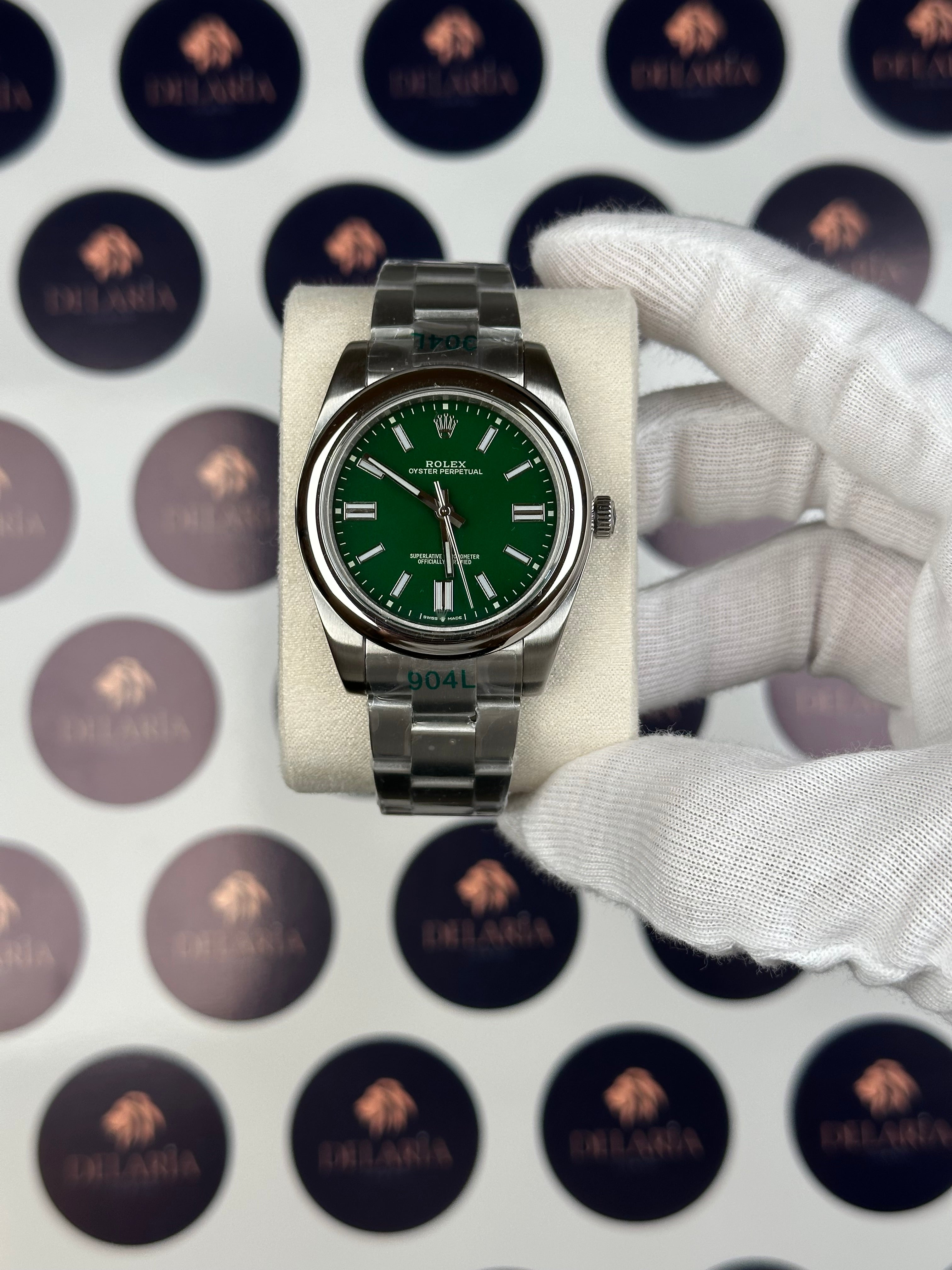 ROLEX OYSTER PERPETUAL 41 MM GREEN DIAL SILVER