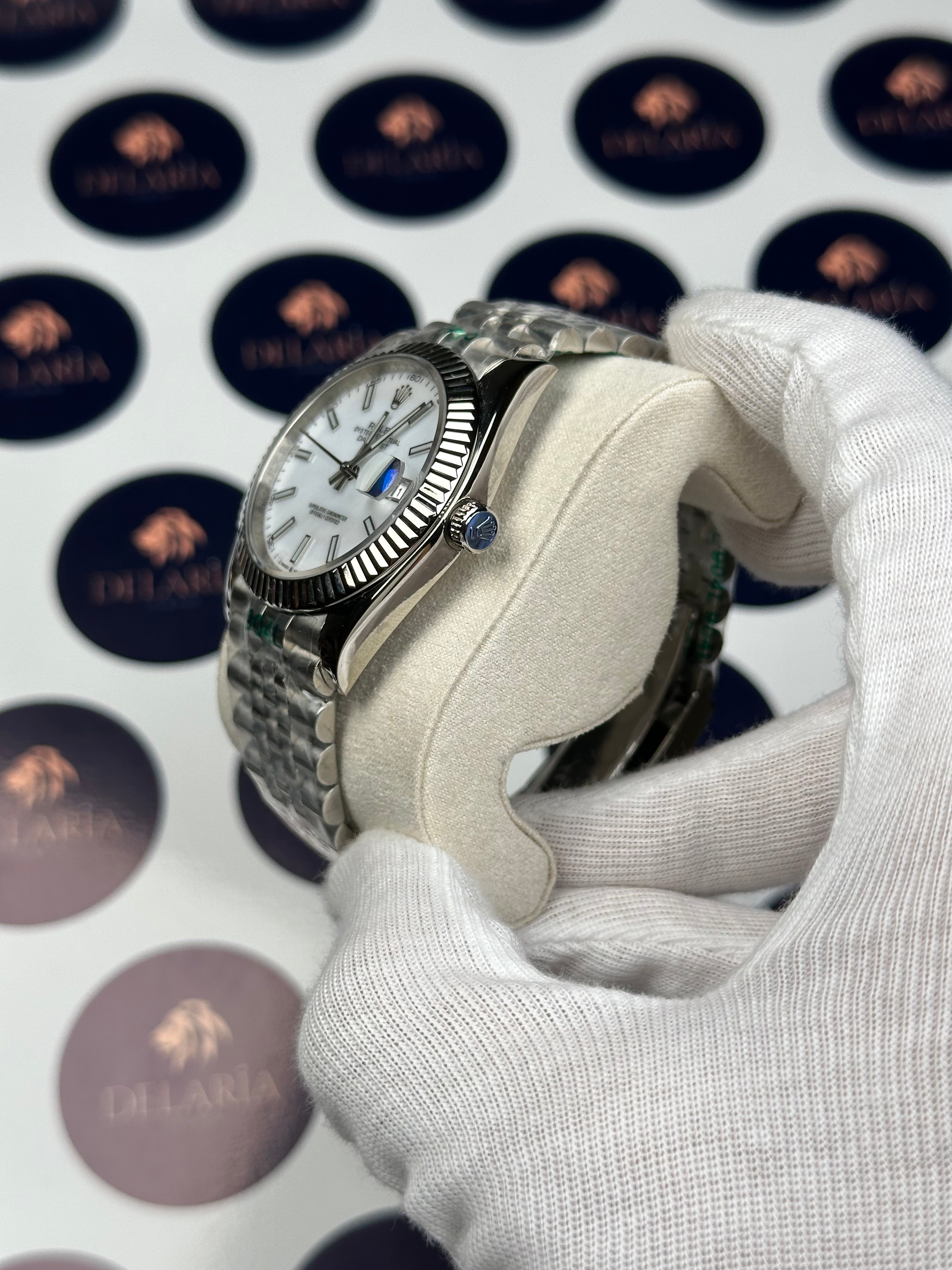 ROLEX DATEJUST 41 MM PEARL WHITE DIAL SILVER JUBILE