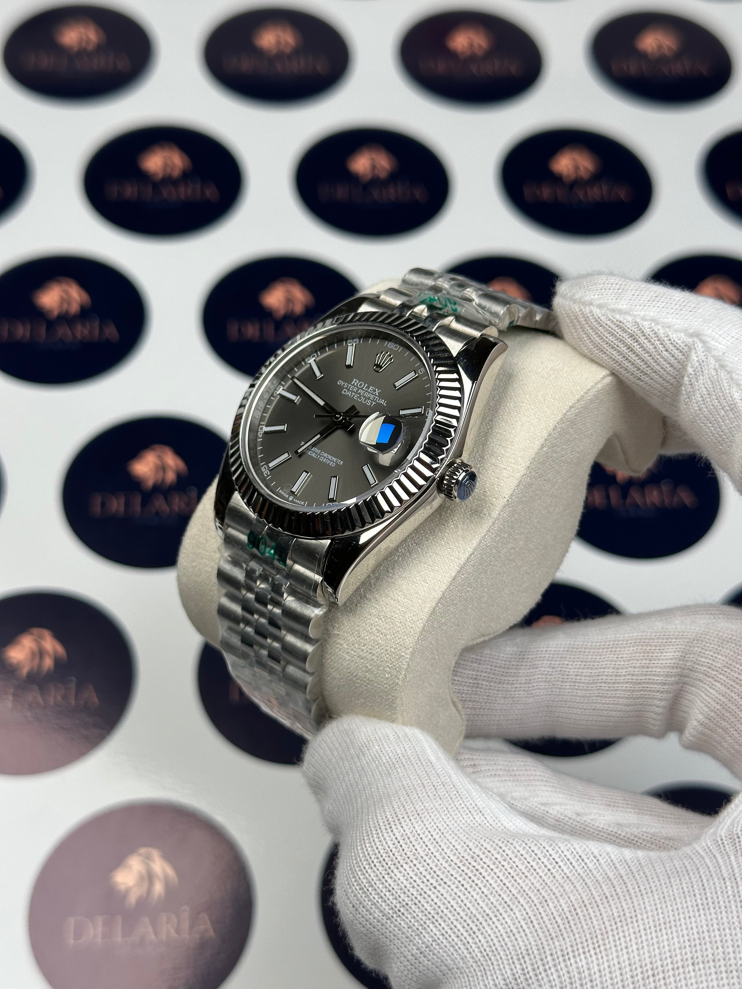 ROLEX DATEJUST 41 MM GREY DIAL SILVER JUBILE
