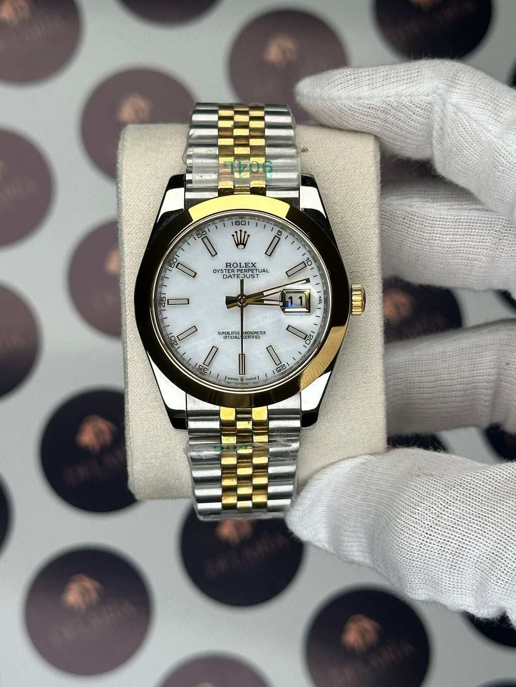 ROLEX DATEJUST 41 MM PEARL WHITE DIAL GOLD-SILVER JUBILE
