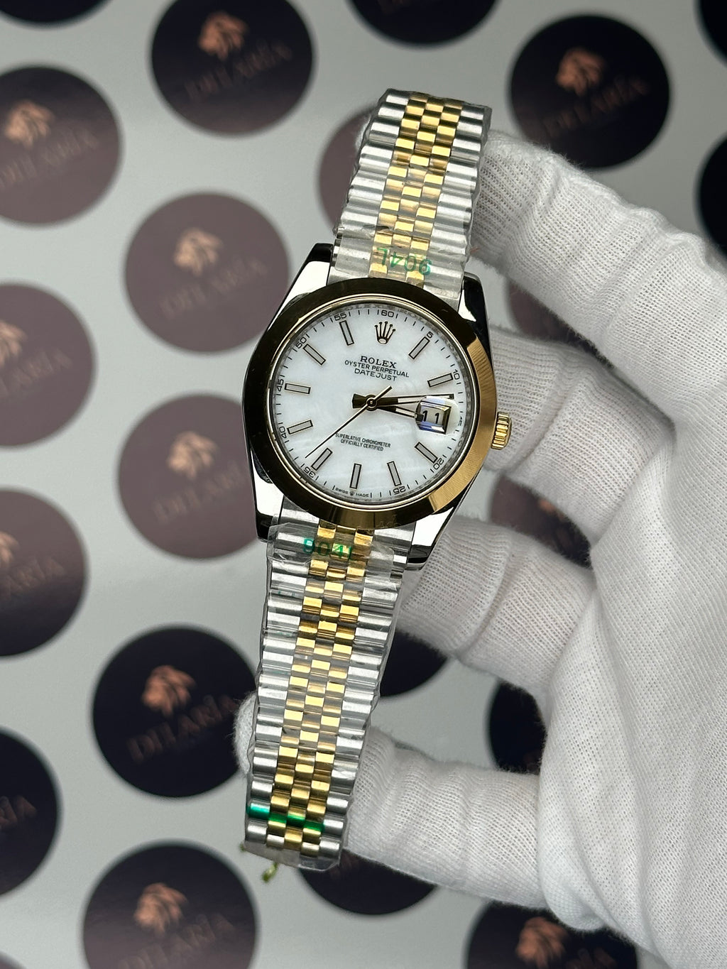 ROLEX DATEJUST 41 MM PEARL WHITE DIAL GOLD-SILVER JUBILE