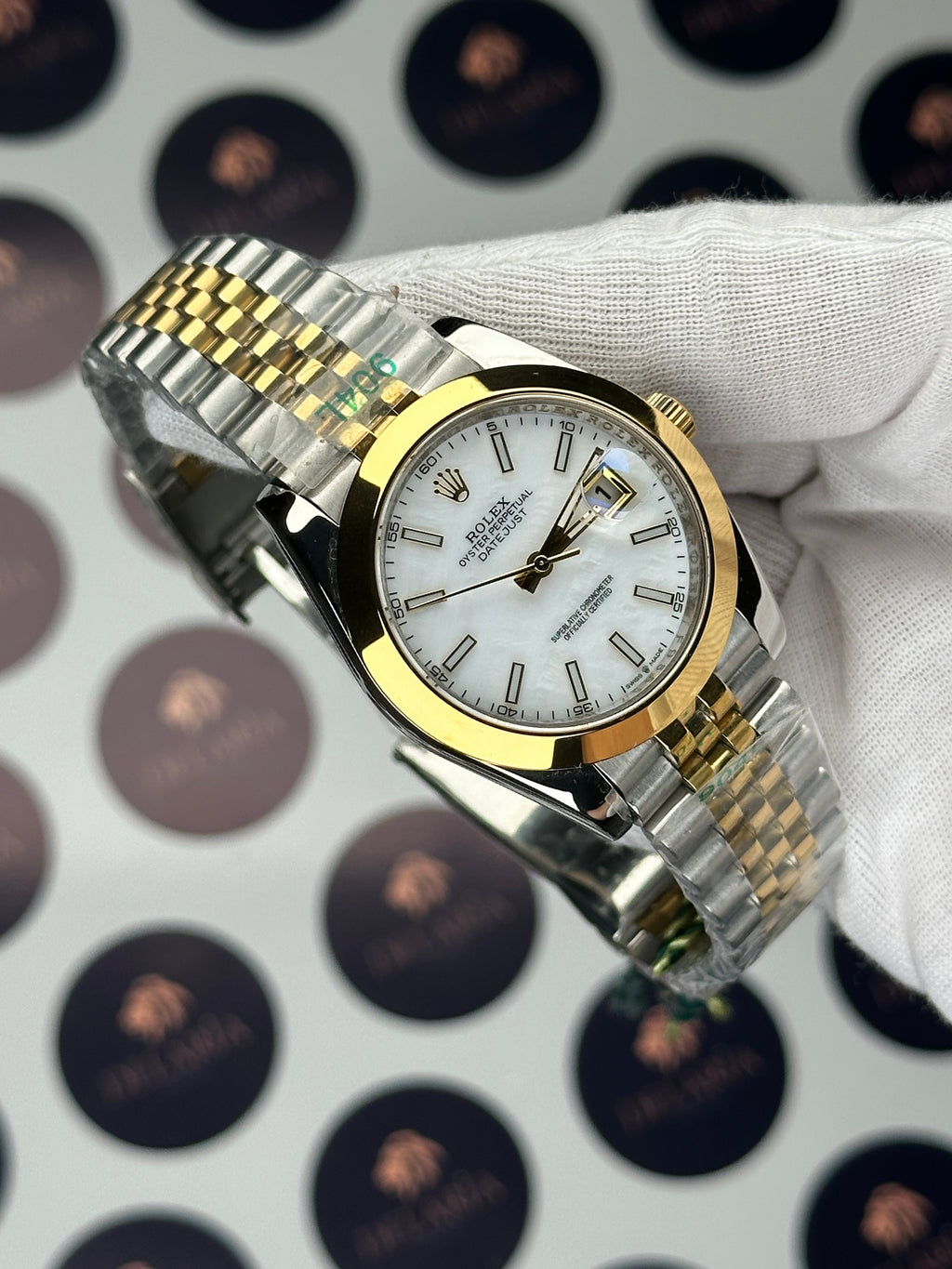 ROLEX DATEJUST 41 MM PEARL WHITE DIAL GOLD-SILVER JUBILE