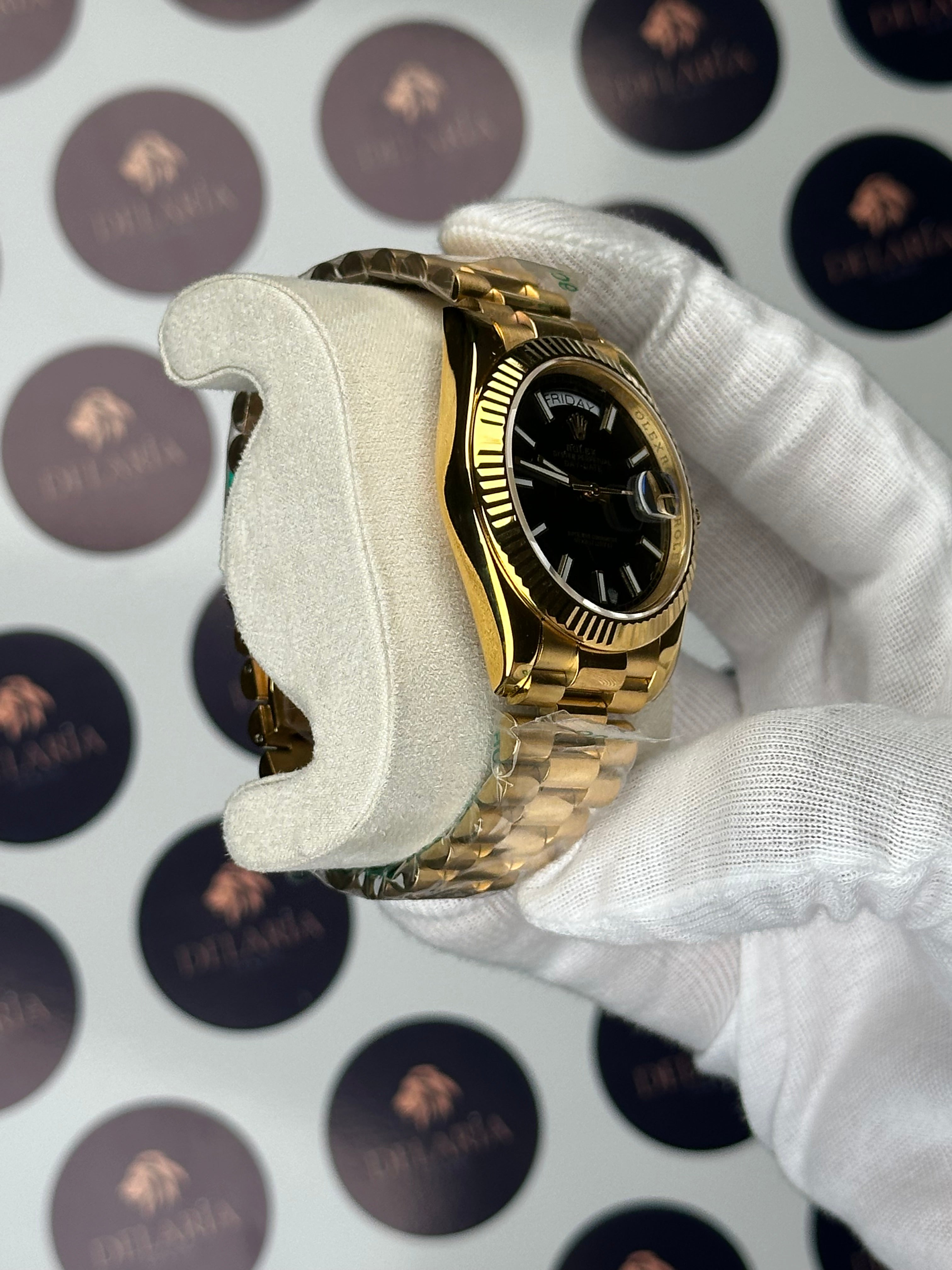 ROLEX DAY-DATE 40 MM BLACK DIAL GOLD PRESIDENT