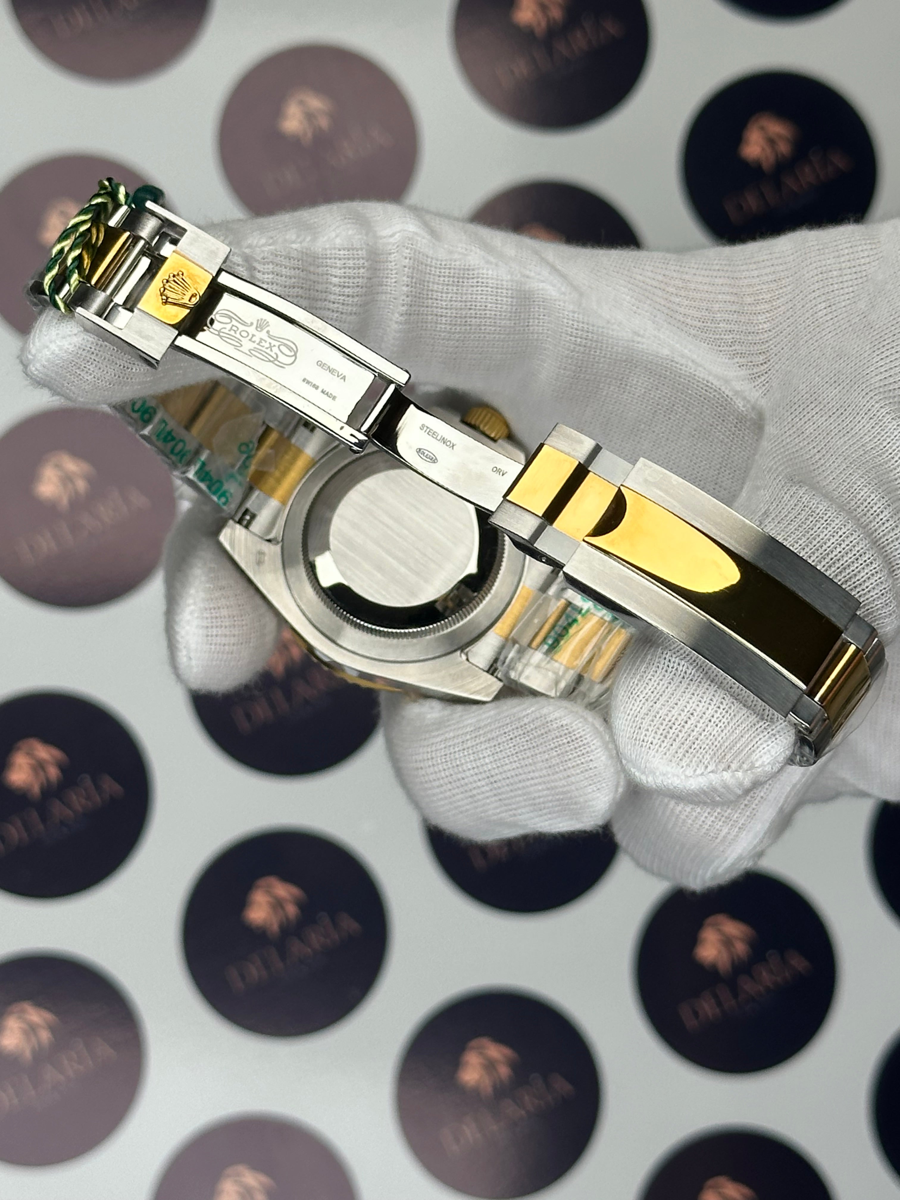 ROLEX YATCH-MASTER 42 MM BLACK DIAL GOLD-SILVER OYSTER